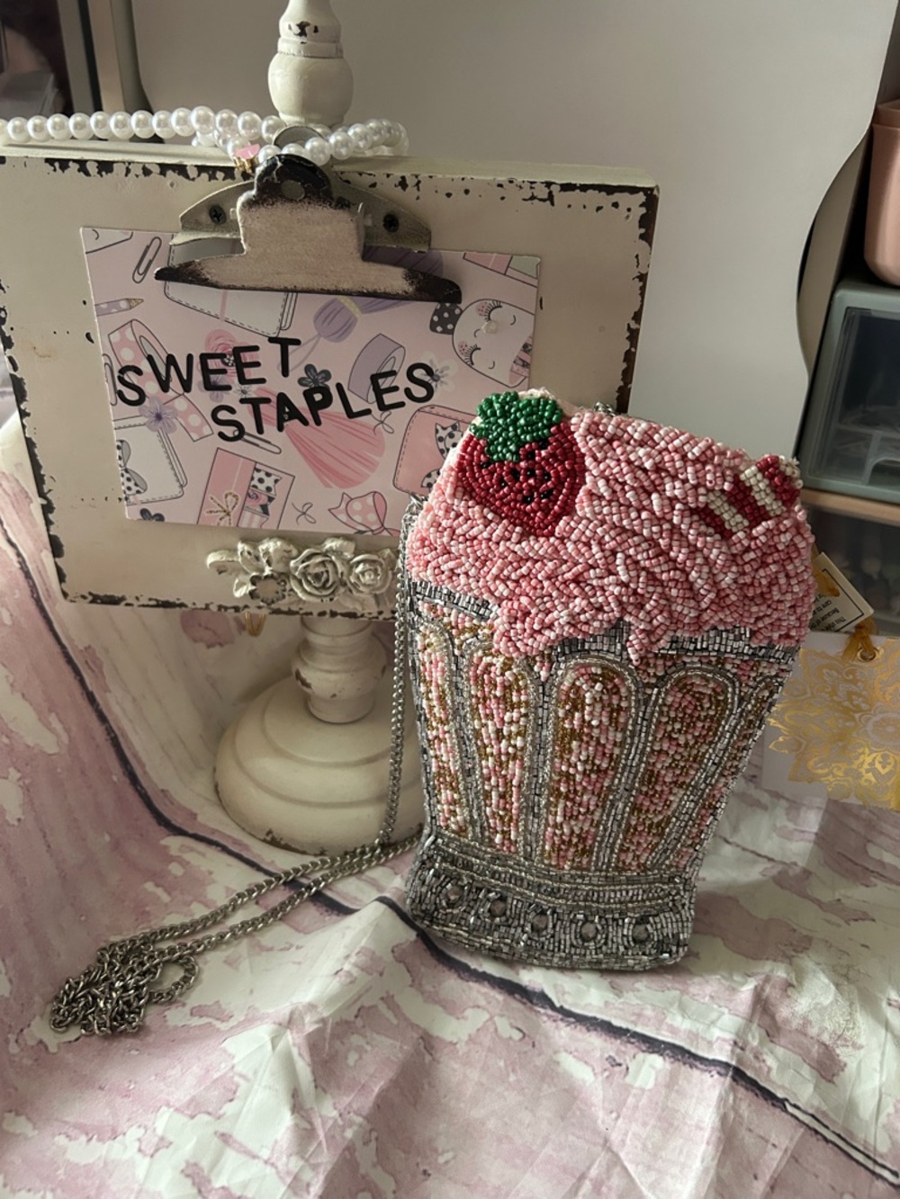 🍦🎀Beaded Strawberry Cupcake Crossbody Bag Milkshake pink